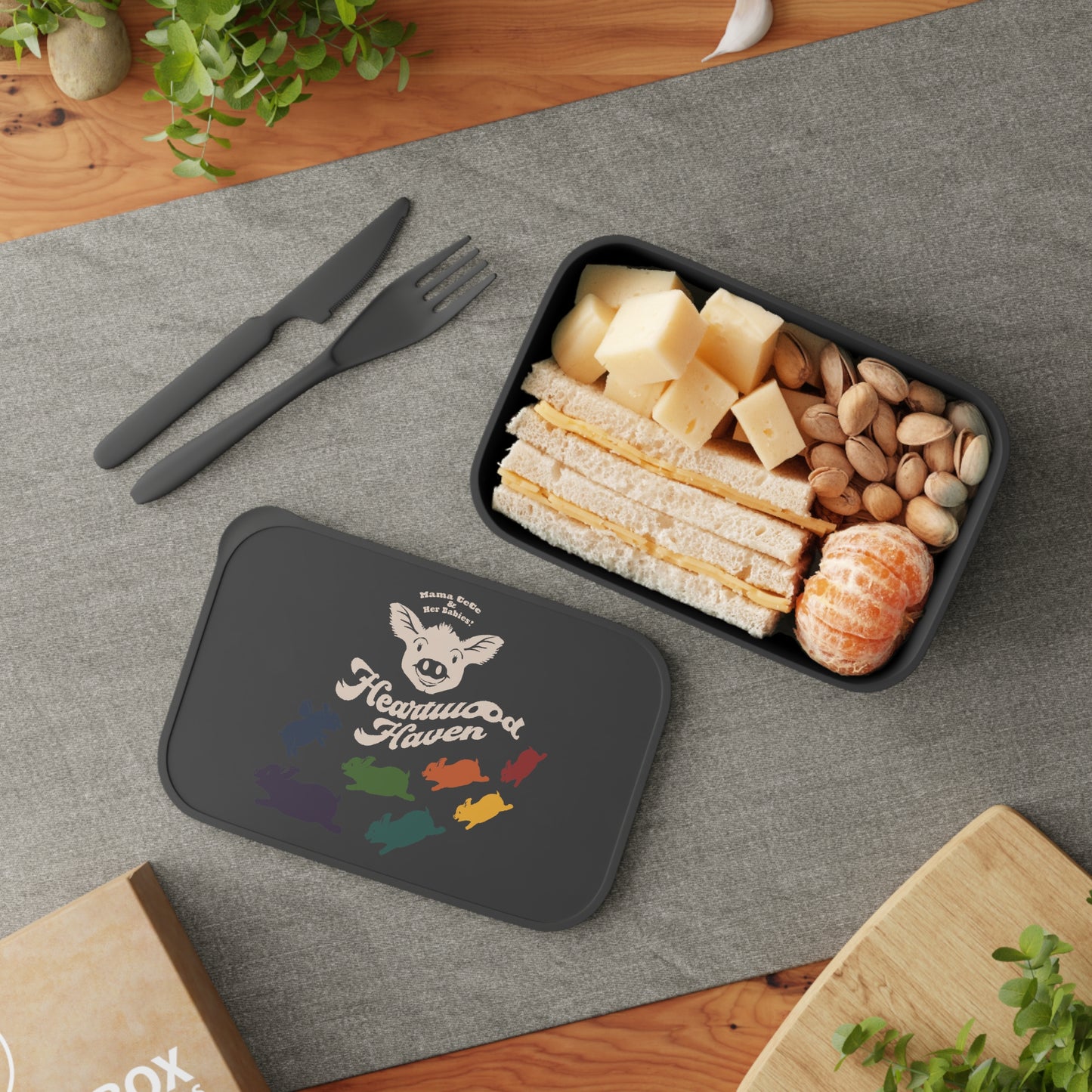 HEARTWOOD HAVEN - Mama CeCe & Her Babies! - PLA Bento Box with Band and Utensils